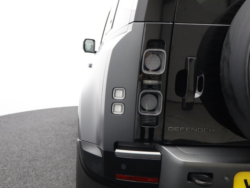 2024 (73) LAND ROVER DEFENDER 5.0 P525 V8 Carpathian Edition 110 5dr Auto 3609873