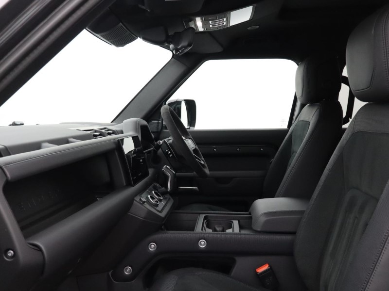 2024 (73) LAND ROVER DEFENDER 5.0 P525 V8 Carpathian Edition 110 5dr Auto 3609842