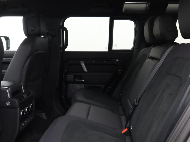 2024 (73) LAND ROVER DEFENDER 5.0 P525 V8 Carpathian Edition 110 5dr Auto 3609843