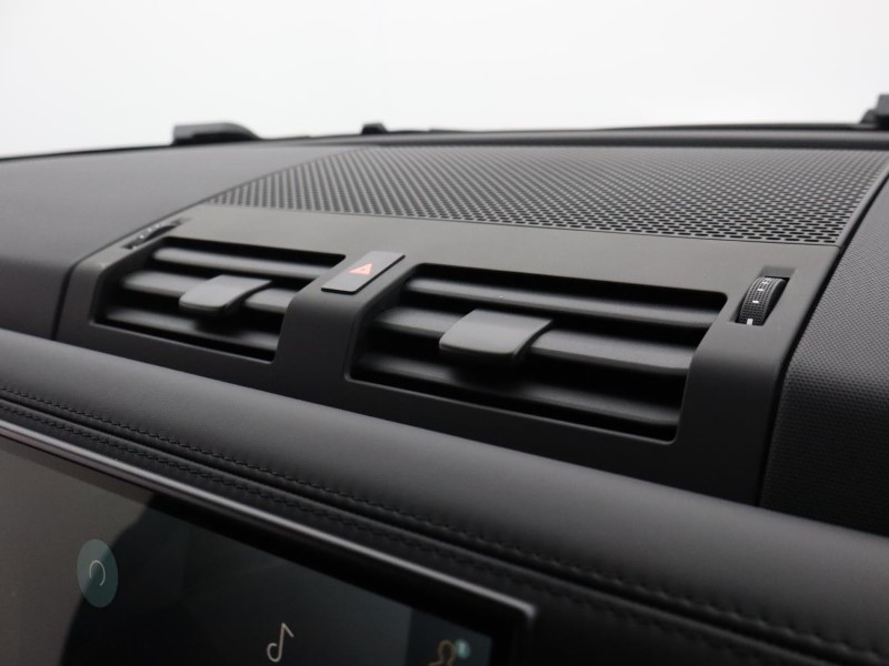 2024 (73) LAND ROVER DEFENDER 5.0 P525 V8 Carpathian Edition 110 5dr Auto 3609866