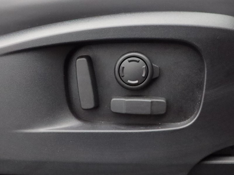 2023 (73) LAND ROVER DEFENDER 3.0 D300 75th Limited Edition 90 3dr Auto 3680374