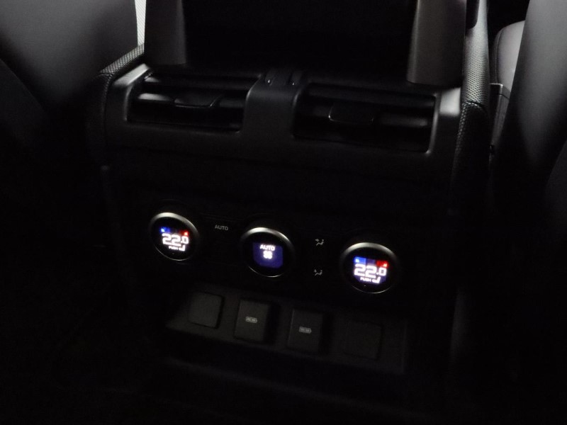 2023 (73) LAND ROVER DEFENDER 3.0 D300 75th Limited Edition 90 3dr Auto 3680403