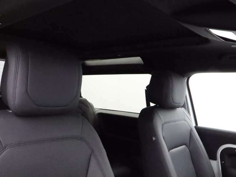 2023 (73) LAND ROVER DEFENDER 3.0 D300 75th Limited Edition 90 3dr Auto 3680371