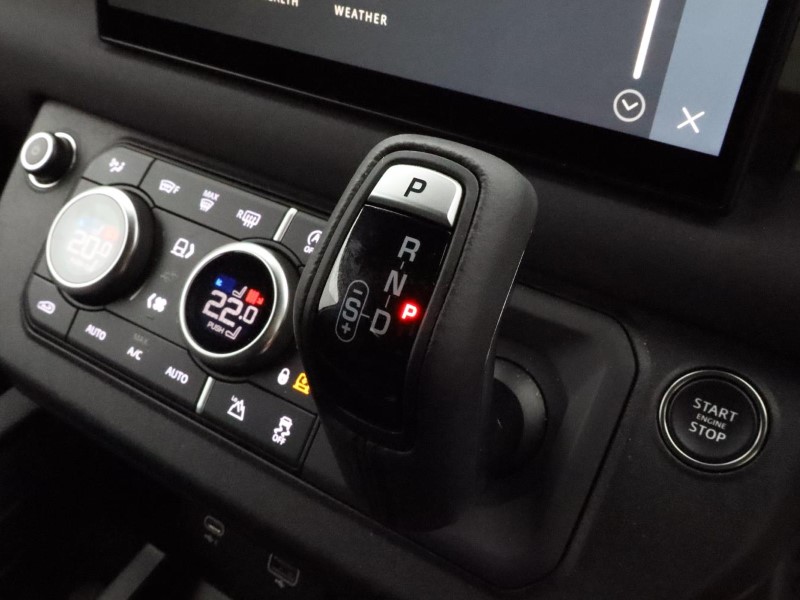 2023 (73) LAND ROVER DEFENDER 3.0 D300 75th Limited Edition 90 3dr Auto 3680386