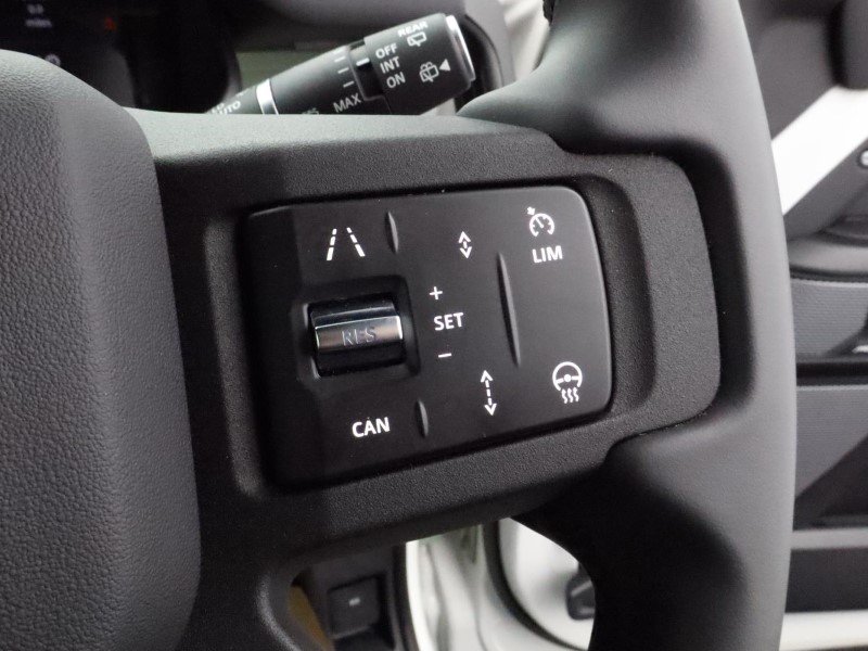 2023 (73) LAND ROVER DEFENDER 3.0 D300 75th Limited Edition 90 3dr Auto 3680377