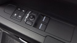 2023 (73) LAND ROVER DEFENDER 3.0 D300 75th Limited Edition 90 3dr Auto 3680373