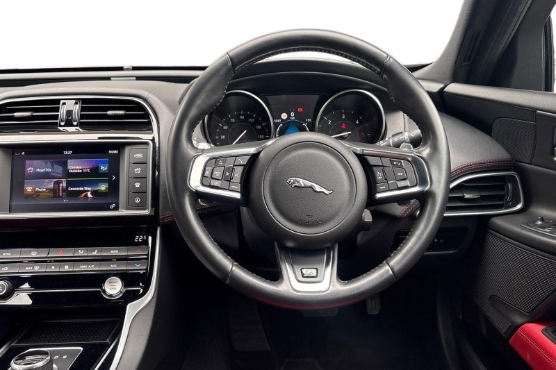 2017 (17) JAGUAR XE 2.0d [180] R-Sport 4dr Auto 5366071