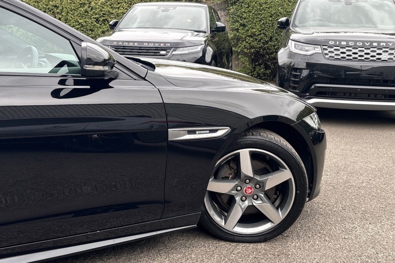 2017 (17) JAGUAR XE 2.0d [180] R-Sport 4dr Auto 5366108