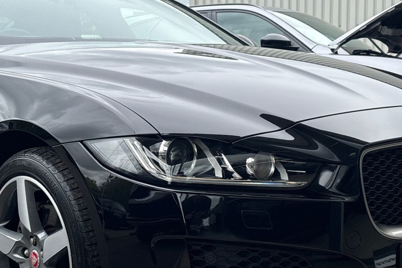 2017 (17) JAGUAR XE 2.0d [180] R-Sport 4dr Auto 5366073