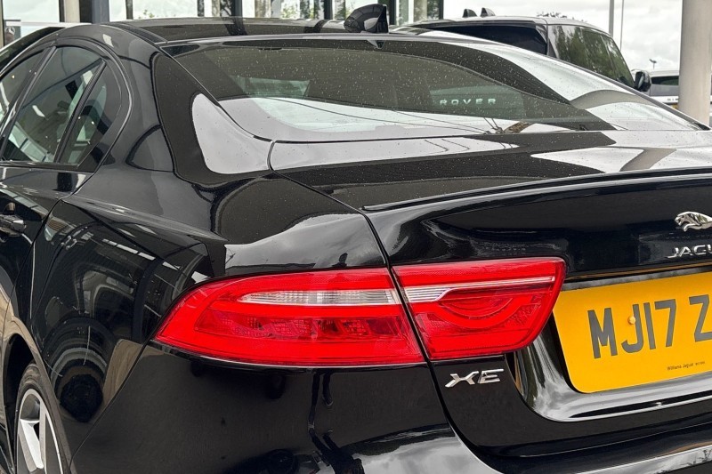 2017 (17) JAGUAR XE 2.0d [180] R-Sport 4dr Auto 5366075