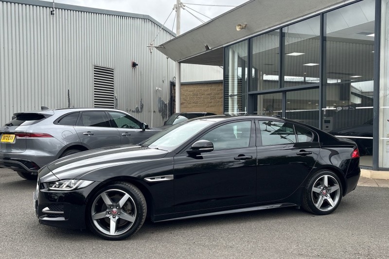2017 (17) JAGUAR XE 2.0d [180] R-Sport 4dr Auto 5366112