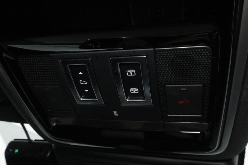 2025 (25) LAND ROVER RANGE ROVER VELAR 2.0 D200 MHEV Dynamic SE 5dr Auto 4679681