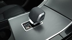 2025 (25) LAND ROVER RANGE ROVER VELAR 2.0 D200 MHEV Dynamic SE 5dr Auto 4679663