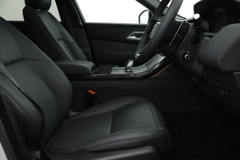 2025 (25) LAND ROVER RANGE ROVER VELAR 2.0 D200 MHEV Dynamic SE 5dr Auto 4679659