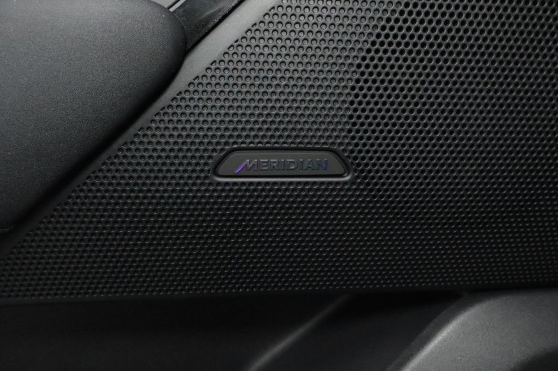 2025 (25) LAND ROVER RANGE ROVER VELAR 2.0 D200 MHEV Dynamic SE 5dr Auto 4679654