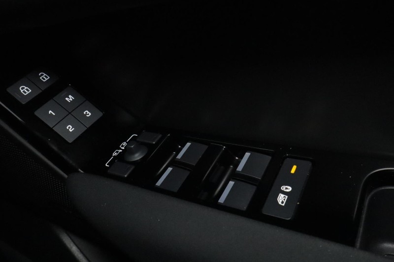 2025 (25) LAND ROVER RANGE ROVER VELAR 2.0 D200 MHEV Dynamic SE 5dr Auto 4679680