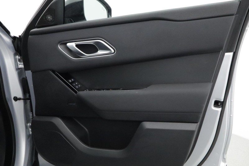 2025 (25) LAND ROVER RANGE ROVER VELAR 2.0 D200 MHEV Dynamic SE 5dr Auto 4679657