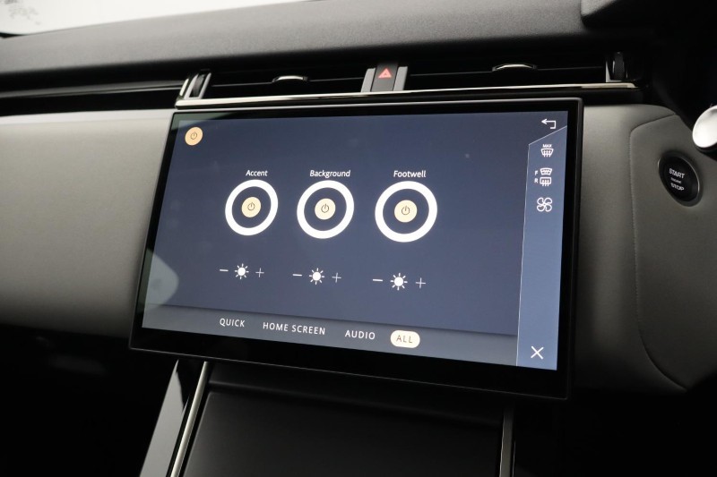 2025 (25) LAND ROVER RANGE ROVER VELAR 2.0 D200 MHEV Dynamic SE 5dr Auto 5354599