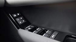 2025 (25) LAND ROVER RANGE ROVER VELAR 2.0 D200 MHEV Dynamic SE 5dr Auto 5354606