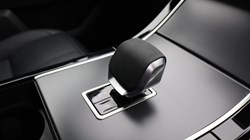 2025 (25) LAND ROVER RANGE ROVER VELAR 2.0 D200 MHEV Dynamic SE 5dr Auto 4673857