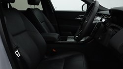 2025 (25) LAND ROVER RANGE ROVER VELAR 2.0 D200 MHEV Dynamic SE 5dr Auto 4673909