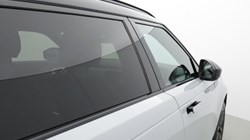 2025 (25) LAND ROVER RANGE ROVER VELAR 2.0 D200 MHEV Dynamic SE 5dr Auto 4673906