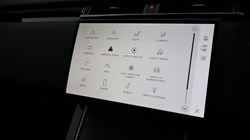 2025 (25) LAND ROVER RANGE ROVER VELAR 2.0 D200 MHEV Dynamic SE 5dr Auto 4673862