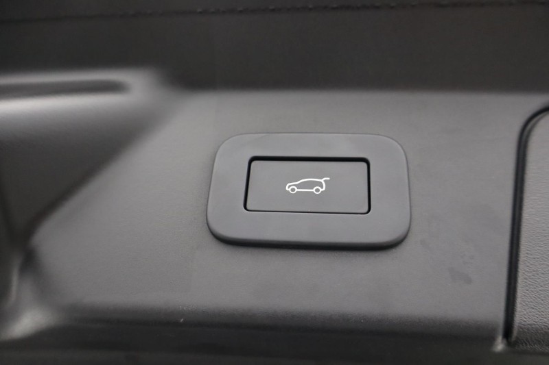 2025 (25) LAND ROVER RANGE ROVER VELAR 2.0 D200 MHEV Dynamic HSE 5dr Auto 4826206