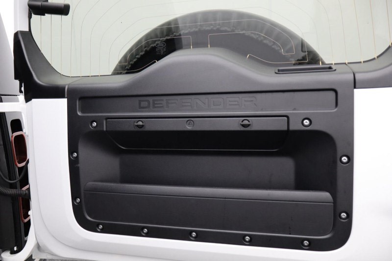 2025 (25) LAND ROVER DEFENDER 3.0 D250 X-Dynamic SE 90 3dr Auto 4551361