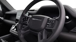 2025 (25) LAND ROVER DEFENDER 3.0 D250 X-Dynamic SE 90 3dr Auto 4551380