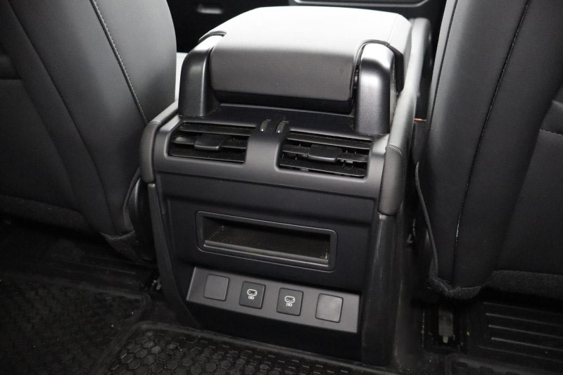 2025 (25) LAND ROVER DEFENDER 3.0 D250 X-Dynamic SE 90 3dr Auto 4551400