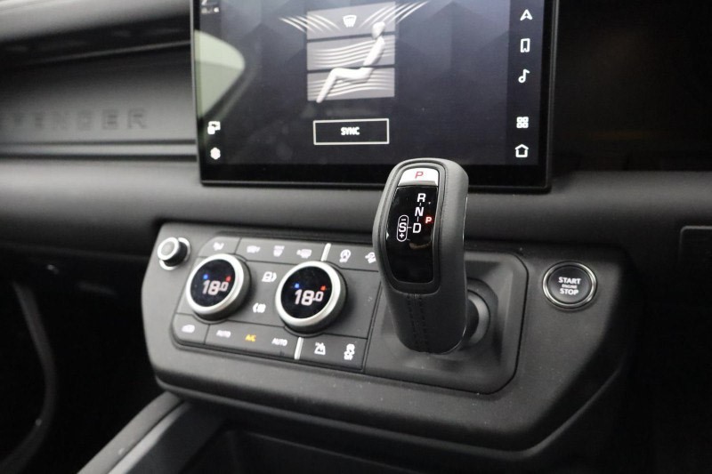 2025 (25) LAND ROVER DEFENDER 3.0 D250 X-Dynamic SE 90 3dr Auto 4551394