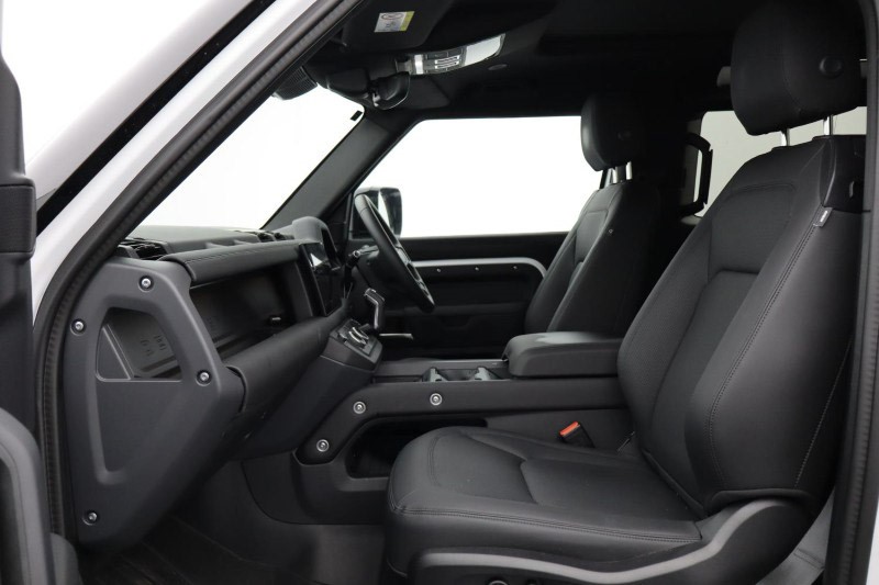 2025 (25) LAND ROVER DEFENDER 3.0 D250 X-Dynamic SE 90 3dr Auto 4551368
