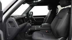 2025 (25) LAND ROVER DEFENDER 3.0 D250 X-Dynamic SE 90 3dr Auto 4551368