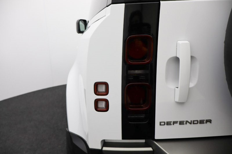 2025 (25) LAND ROVER DEFENDER 3.0 D250 X-Dynamic SE 90 3dr Auto 4551364