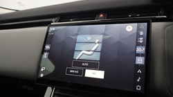 2025 (25) LAND ROVER RANGE ROVER VELAR 2.0 D200 MHEV Dynamic SE 5dr Auto 5271661