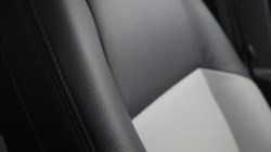 2025 (25) LAND ROVER RANGE ROVER VELAR 2.0 D200 MHEV Dynamic SE 5dr Auto 5271675