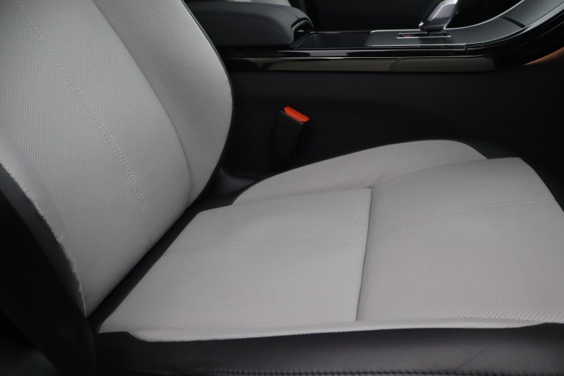 2025 (25) LAND ROVER RANGE ROVER VELAR 2.0 D200 MHEV Dynamic SE 5dr Auto 5271656