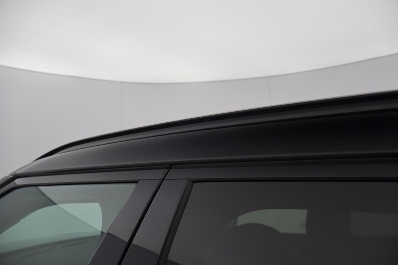 2025 (25) LAND ROVER RANGE ROVER VELAR 2.0 D200 MHEV Dynamic SE 5dr Auto 5271686