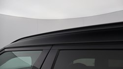 2025 (25) LAND ROVER RANGE ROVER VELAR 2.0 D200 MHEV Dynamic SE 5dr Auto 5271686