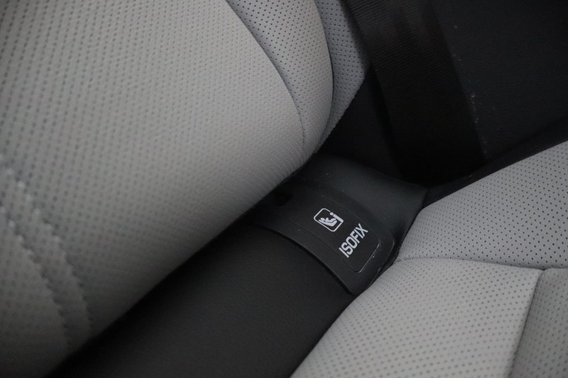 2025 (25) LAND ROVER RANGE ROVER VELAR 2.0 D200 MHEV Dynamic SE 5dr Auto 5271655