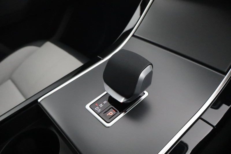 2025 (25) LAND ROVER RANGE ROVER VELAR 2.0 D200 MHEV Dynamic SE 5dr Auto 5271673