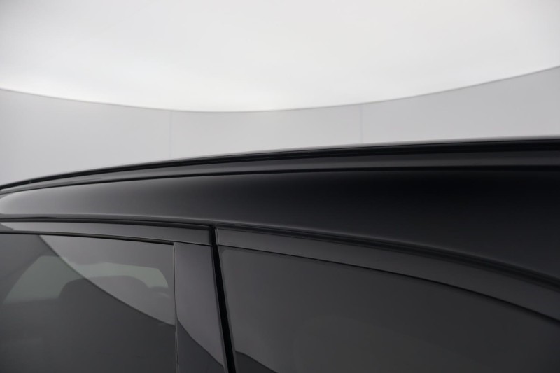 2025 (25) LAND ROVER RANGE ROVER VELAR 2.0 D200 MHEV Dynamic SE 5dr Auto 5271640