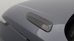 2025 (25) LAND ROVER RANGE ROVER VELAR 2.0 D200 MHEV Dynamic SE 5dr Auto 4886457