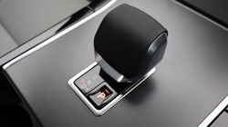 2025 (25) LAND ROVER RANGE ROVER VELAR 2.0 D200 MHEV Dynamic SE 5dr Auto 4886469