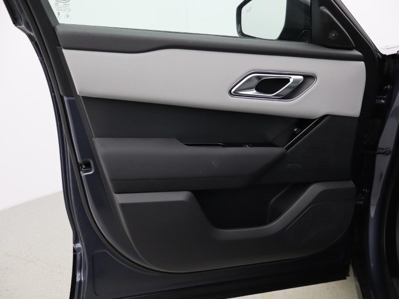 2025 (25) LAND ROVER RANGE ROVER VELAR 2.0 D200 MHEV Dynamic SE 5dr Auto 4886456