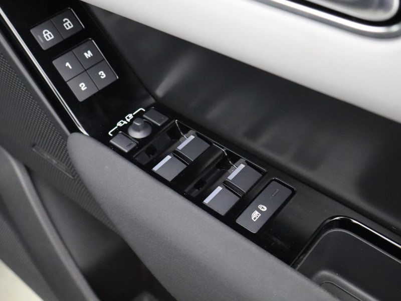 2025 (25) LAND ROVER RANGE ROVER VELAR 2.0 D200 MHEV Dynamic SE 5dr Auto 4886461