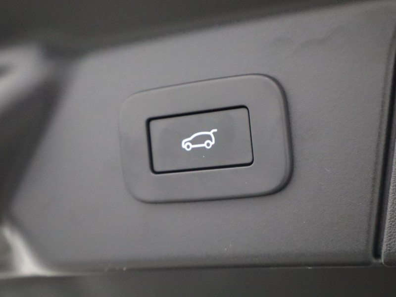 2025 (25) LAND ROVER RANGE ROVER VELAR 2.0 D200 MHEV Dynamic SE 5dr Auto 4886492