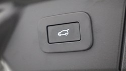 2025 (25) LAND ROVER RANGE ROVER VELAR 2.0 D200 MHEV Dynamic SE 5dr Auto 4886492