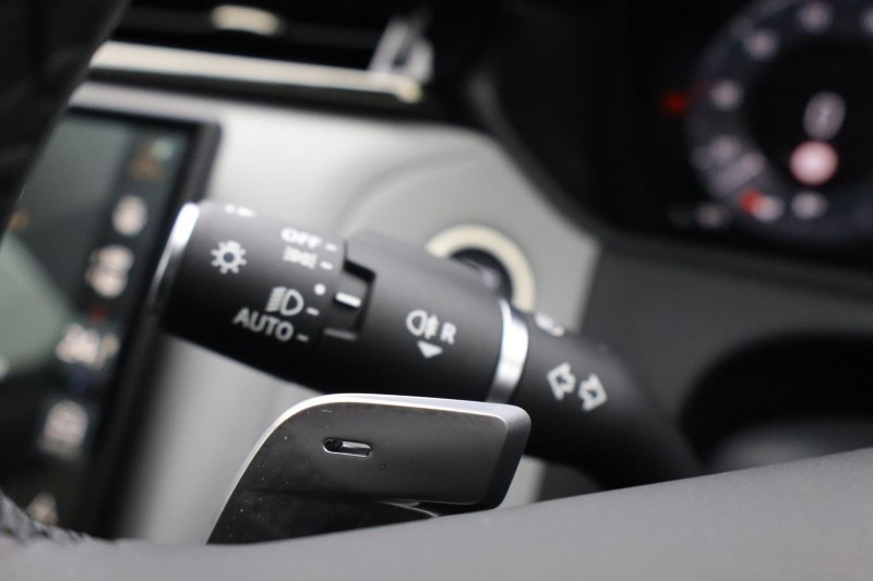 2025 (25) LAND ROVER RANGE ROVER VELAR 2.0 D200 MHEV Dynamic SE 5dr Auto 4886506